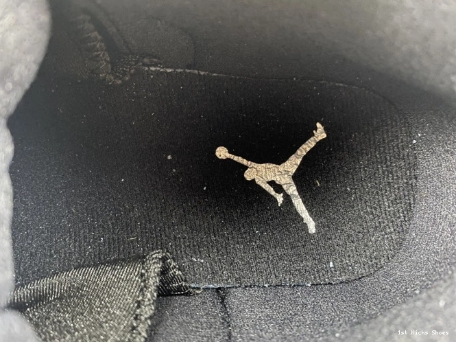1st Kicks WMNS Jordan Hyper Royal 12 Air AO6068-004 0811